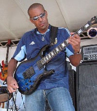 Tony Macalpine ще забие в София